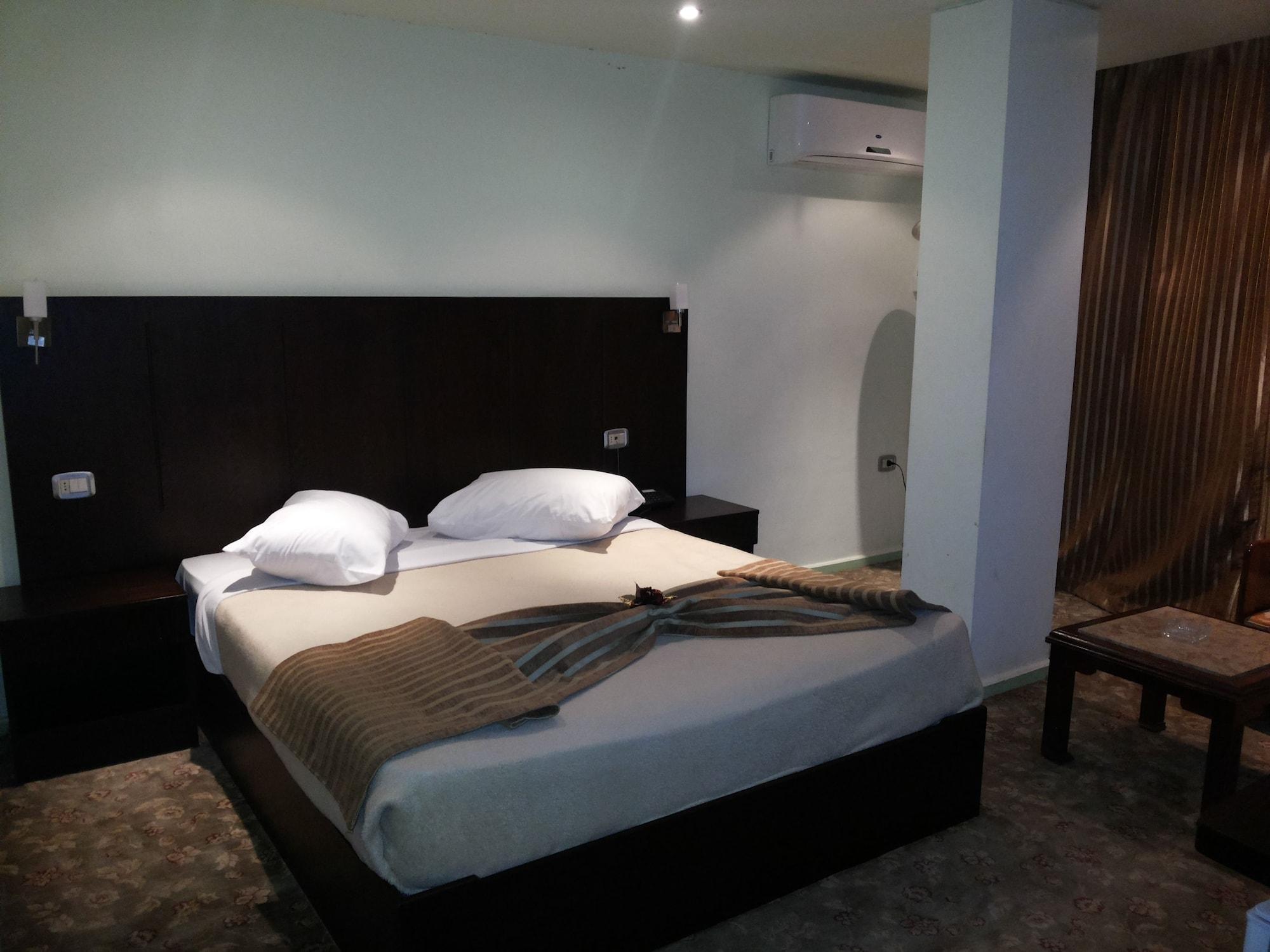 Swiss Inn Hotel Mohandeseen Giza Eksteriør bilde