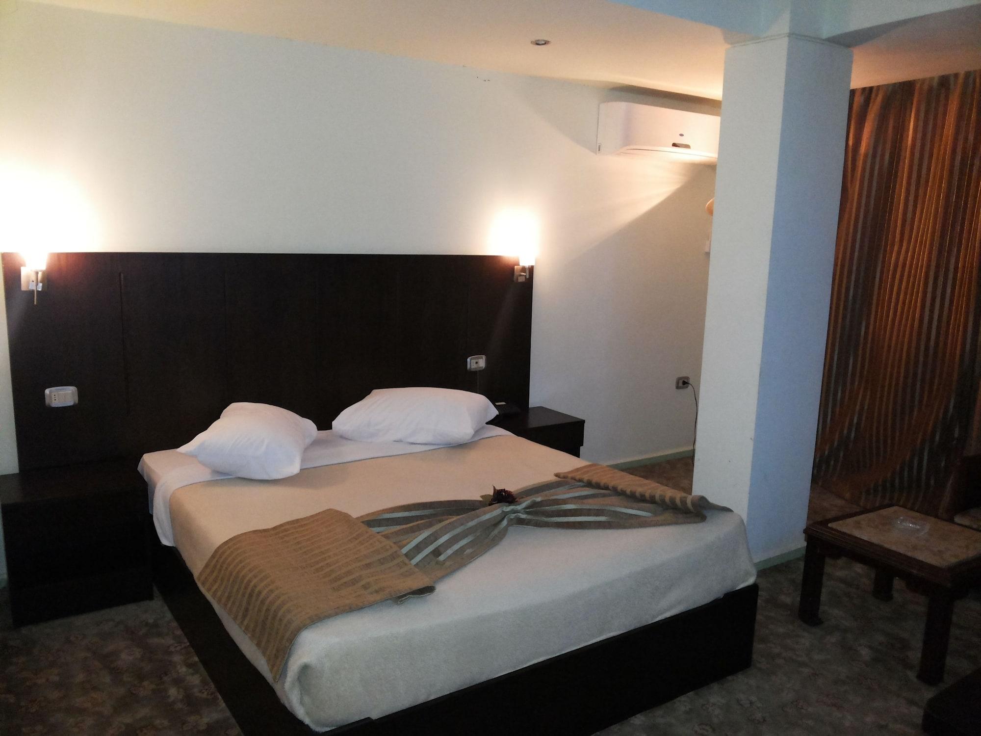 Swiss Inn Hotel Mohandeseen Giza Eksteriør bilde